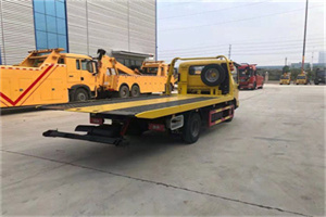 东丰非事故拖车